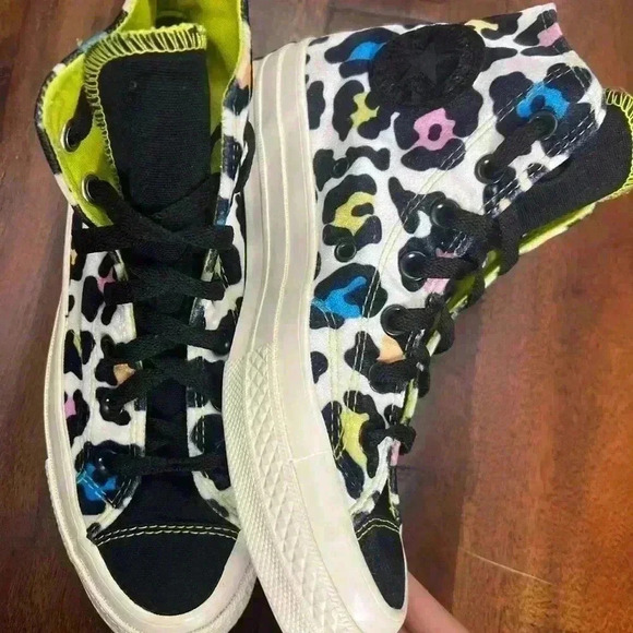 Converse Chuck 70 Hi Womens Casual Sneakers - Picture 4 of 6